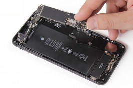 réparation carte mère iPhone 7 Plus