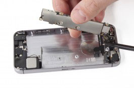 réparation carte mère iPhone SE